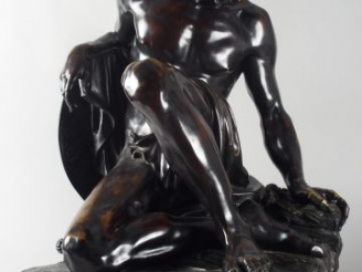 Vente aux enchères Grande sculpture en bronze XIXe à patine brune 'Guerrier antique'. H. 