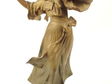 Ch. PERRON 'Jeune femme à la rose'. Sujet en régule polychrome'. H. 45