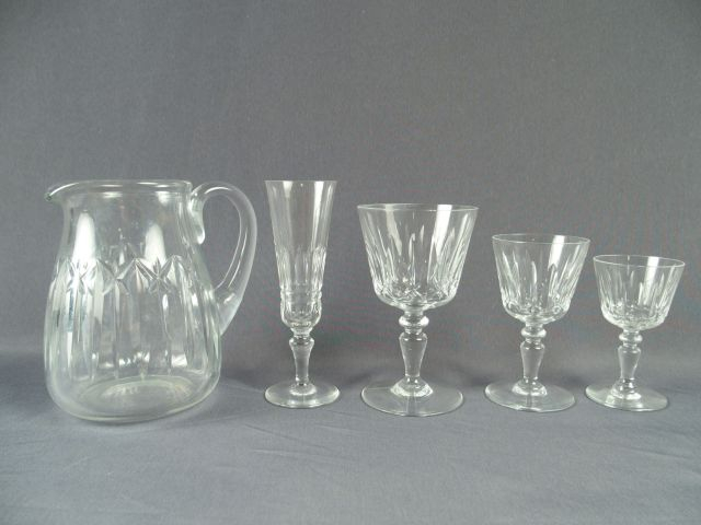BACCARAT. Partie de service de verre en cristal comprenant 10 verres à