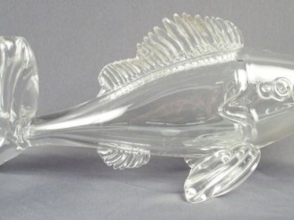 Vente aux enchères Sujet en cristal de Saint Louis 'Poisson'. L. 45 cm