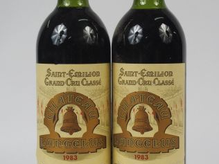 2 BOUTEILLES CHATEAU L'ANGELUS GC ST EMILION - 1983 - 1 LB / 1 LB/HEP