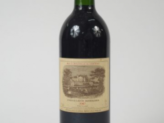 Vente aux enchères 1 BOUTEILLE CHATEAU LAFITE ROTHSCHILD 1ER GCC PAUILLAC - 1987