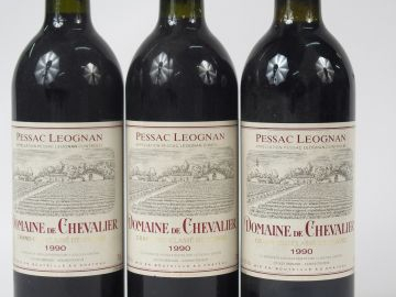 3 BOUTEILLES DOMAINE DE CHEVALIER CC GRAVES - 1990 - 2 BG