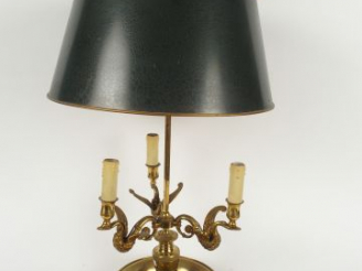 Vente aux enchères Lampe bouillotte de style Empire en bronze doré et tôle verte éclairan