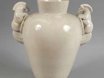 Vase Art Déco en faïence craquelée de Saint Clément. Anses en forme de
