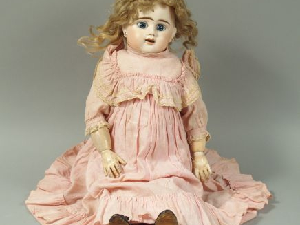 Bébé E9D déposé, marque de Namur, environ 52 cm, tête en biscuit press