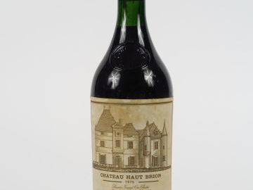 1 BOUTEILLE CHÂTEAU HAUT BRION 1er GCC GRAVES - 1975 - 3 CM