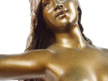 Auguste MOREAU 'Jeune femme à la flûte'. Scupture en bronze à patine m