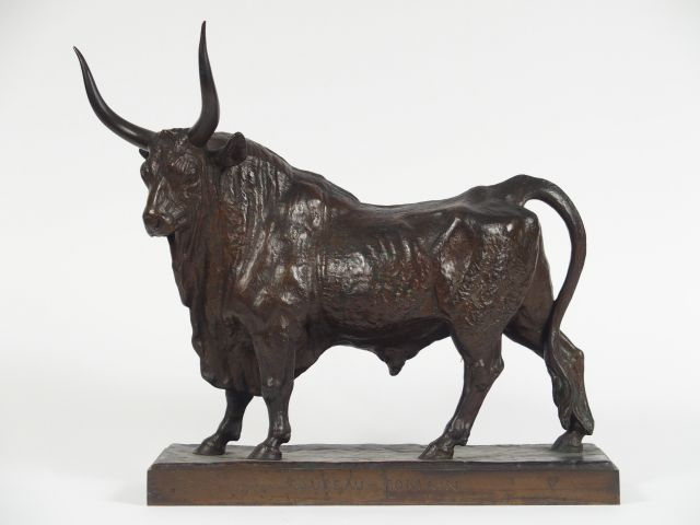 J. CLESINGER, "Le taureau romain". Sculpture en bronze à patine brune.