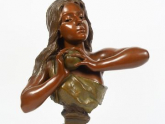 Vente aux enchères E. VILLANIS "Fille d'Eve" Sculpture en bronze à double patine, signée,