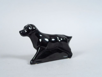 Vente aux enchères BACCARAT "Chien" Sujet en cristal noir.  Signé.  Dim. 12 x 19 cm