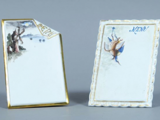 Vente aux enchères Deux différents menus fin XIX ème en porcelaine.