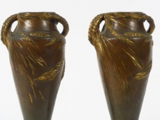Vente aux enchères A. MARIONNET. Paire de vases 1900 en bronze à patine médaille et dorée