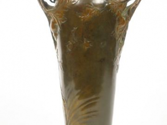 Vente aux enchères Albert CHEURET. Vase à anses Art Nouveau en bronze polychrome , à déco