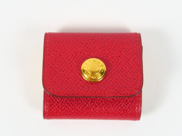 HERMES. Etui à post-it en cuir rouge