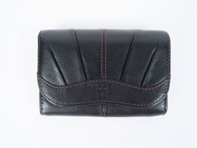 LANCEL. Sac à main et porte-monnaie en cuir noir.