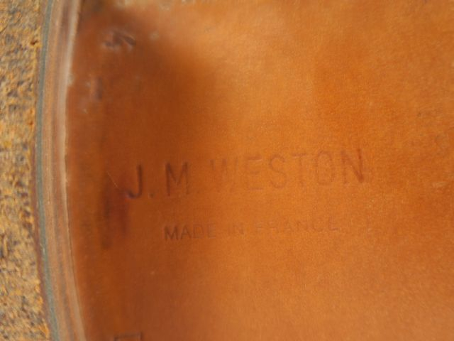 J.M WESTON. Paire de boots en cuir marron. Etat neuf Taille 38