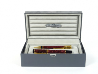 Vente aux enchères PARKER. Paire de stylos Duofold (stylo à plume et stylo à bille)