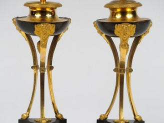 Vente aux enchères Paire de casssolettes Empire en forme d'athénienne, en bronze à patine