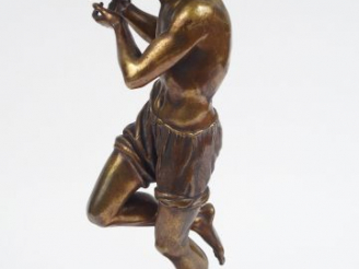 Vente aux enchères F. DURET "Danseur italien". Sculpture en bronze à patine médaille, sig