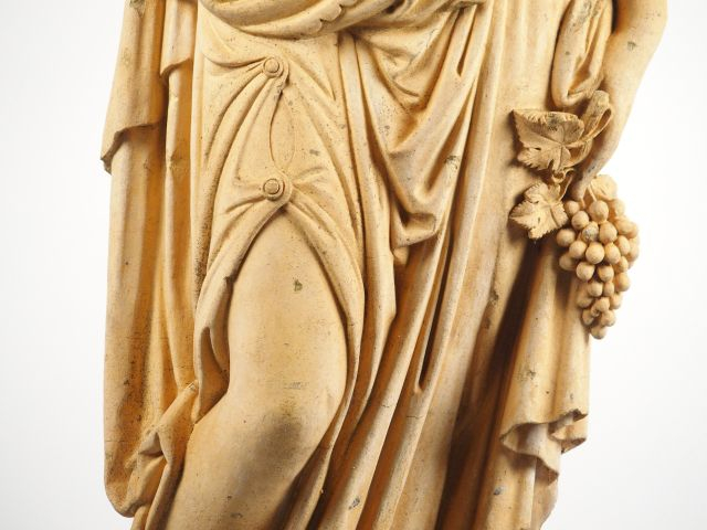VIREBENT. Grande sculpture en terre cuite 'L'automne'. Signée. H. 172 