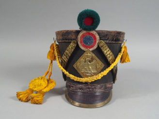 Vente aux enchères Reproduction de qualité d’un shako premier Empire (fabrication Massonn