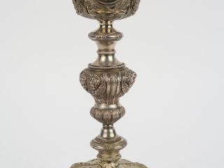 Grand calice en argent et vermeil, poinçon Minerve, à décor dans des r