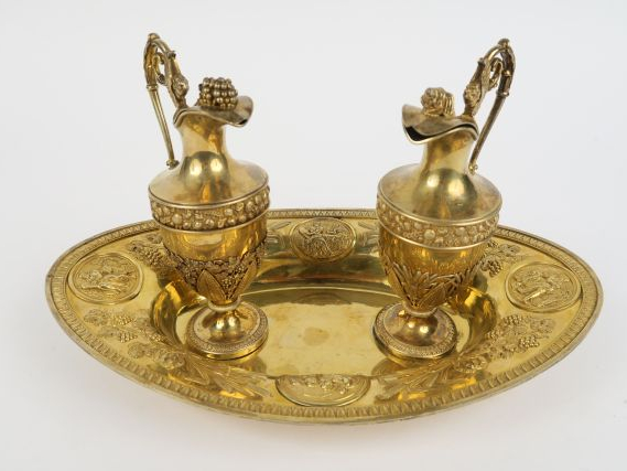 Paire de burettes et leur plateau Restauration en vermeil, poinçon Vie