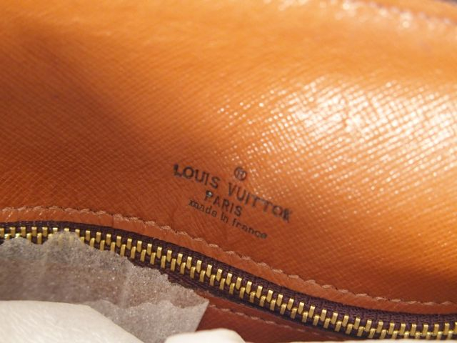 Louis VUITTON. Sac bowling en cuir monogrammé.
