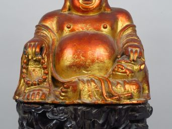 Statuette en bronze laqué et doré à la feuille de bronze représenant l