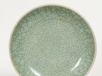 Vente aux enchères Coupe en porcelaine craquelée céladon type Gu. Chine vers 1900 Diam. 2