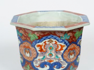 Vente aux enchères Cache pot en porcelaine de Canton