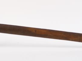 Belle épée nord-africaine, (Maroc?) fusée bois, pommeau dissymétrique 