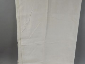 Vente aux enchères Nappe Louis XV damassée dite  de la bataille de Fontenoy, avec ses 12 