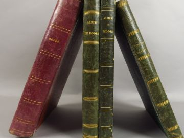 Ensemble de quatre livres de documentation sur la mode   dont  "La toi
