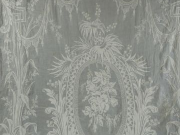 Paire de rideaux  en mousseline blanche, broderie mécanique Cornély dé