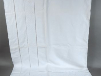 Vente aux enchères Drap en lin très fin, décor de pois entre deux rivières de jours, déco