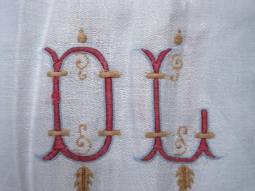 Nappe en lin, ourlet main, décor liteaux polychromes bleu,  rouge, saf