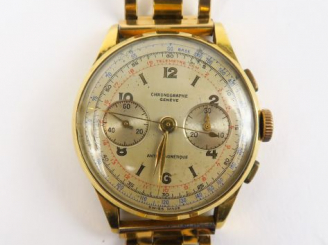 Vente aux enchères Montre Chronographe, Genève. Cadran en or, bracelet en métal doré. Poi
