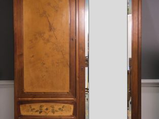 L. CAUVY. Chambre à coucher Art Nouveau en bois naturel pyrogravé à dé