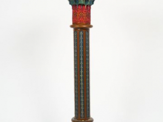 Vente aux enchères Sellette en stuc polychrome de style Afrique du Nord H.