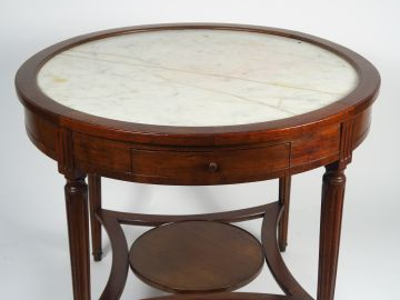 Guéridon de salon de style Louis XVI en acajou et placage d’acajou, de