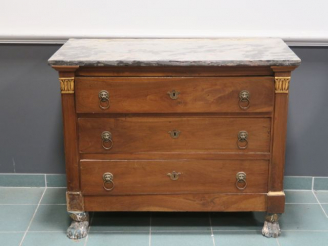 Vente aux enchères Commode Empire en acajou et placage d'acajou, ouvrant à trois tiroirs 
