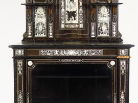 Vente aux enchères Buffet vitrine italienne XIXe en marqueterie d'ivoire sur fond de bois