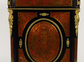 Vente aux enchères Meuble d'appui Napoléon III en marqueterie Boulle ouvrant à une porte,