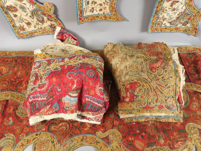 Lot de très beaux documents : dépouilles de deux lits. Toiles peintes,