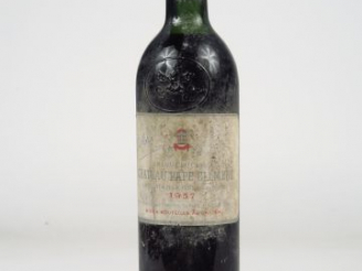 Vente aux enchères 1 BOUTEILLE CHÂTEAU PAPE CLEMENT CC GRAVES - 1957 - HEP/EA/BS/CAPS TL 