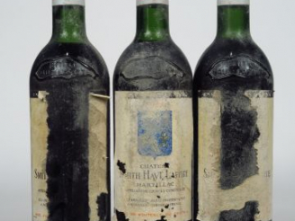 Vente aux enchères 3 BOUTEILLES CHÂTEAU SMITH HAUT LAFITTE MARTILLAC - 1957 - LB/2 ETA/1 