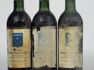 Vente aux enchères 3 BOUTEILLES CHÂTEAU SMITH HAUT LAFITTE MARTILLAC - 1957 - 2 LB/1 HEP/