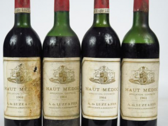 Vente aux enchères 4 BOUTEILLES HAUT MEDOC A. DE LUZE - 1964 - 2 LB/1 MEP/1 BEP/EA 